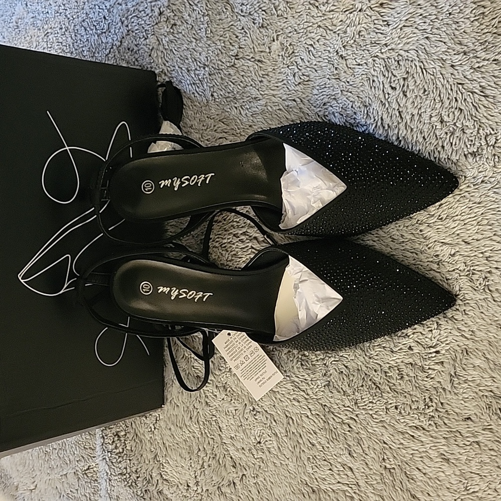 Heels - Picture 2 of 2